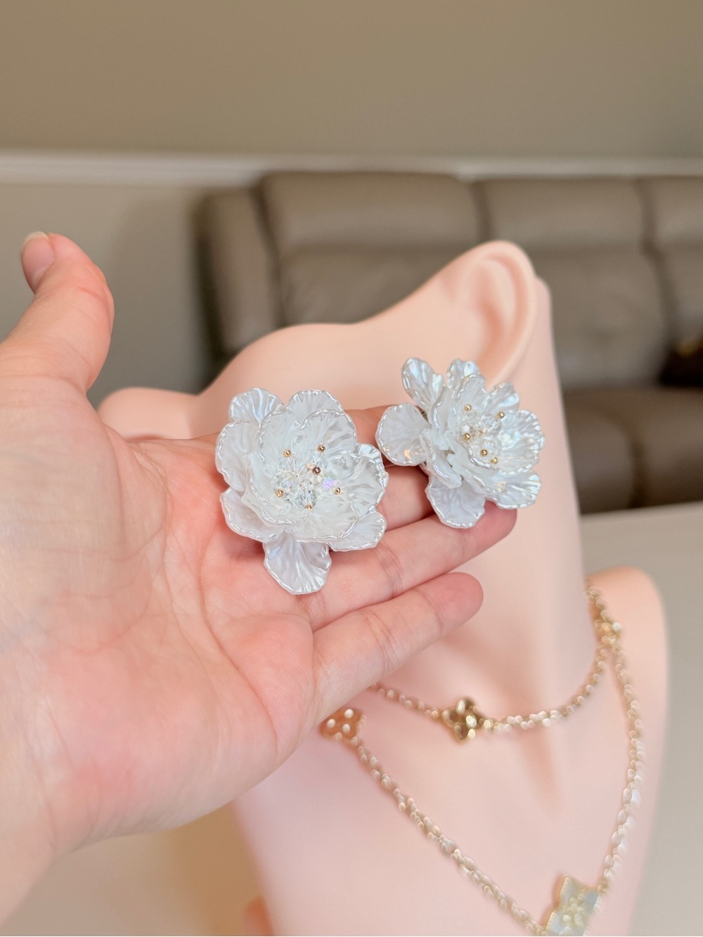 Delicate White Floral Earrings - Picture 12 of 13